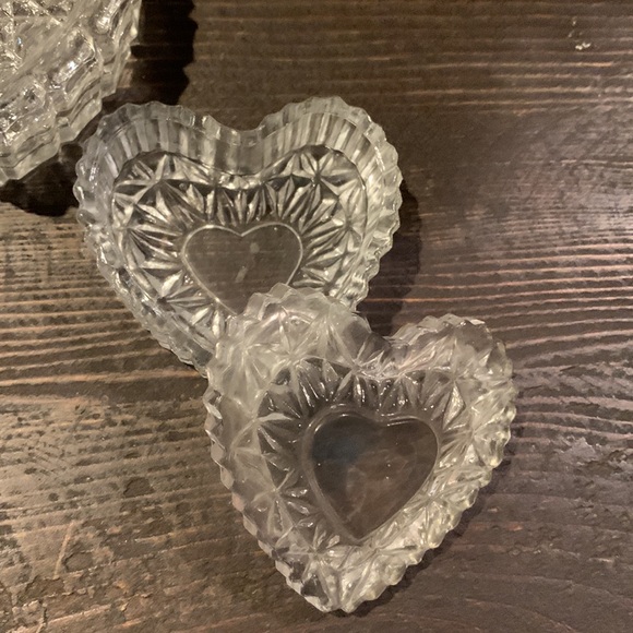 Set of 3 glass heart shaped trinket boxes vintage? - Picture 3 of 4